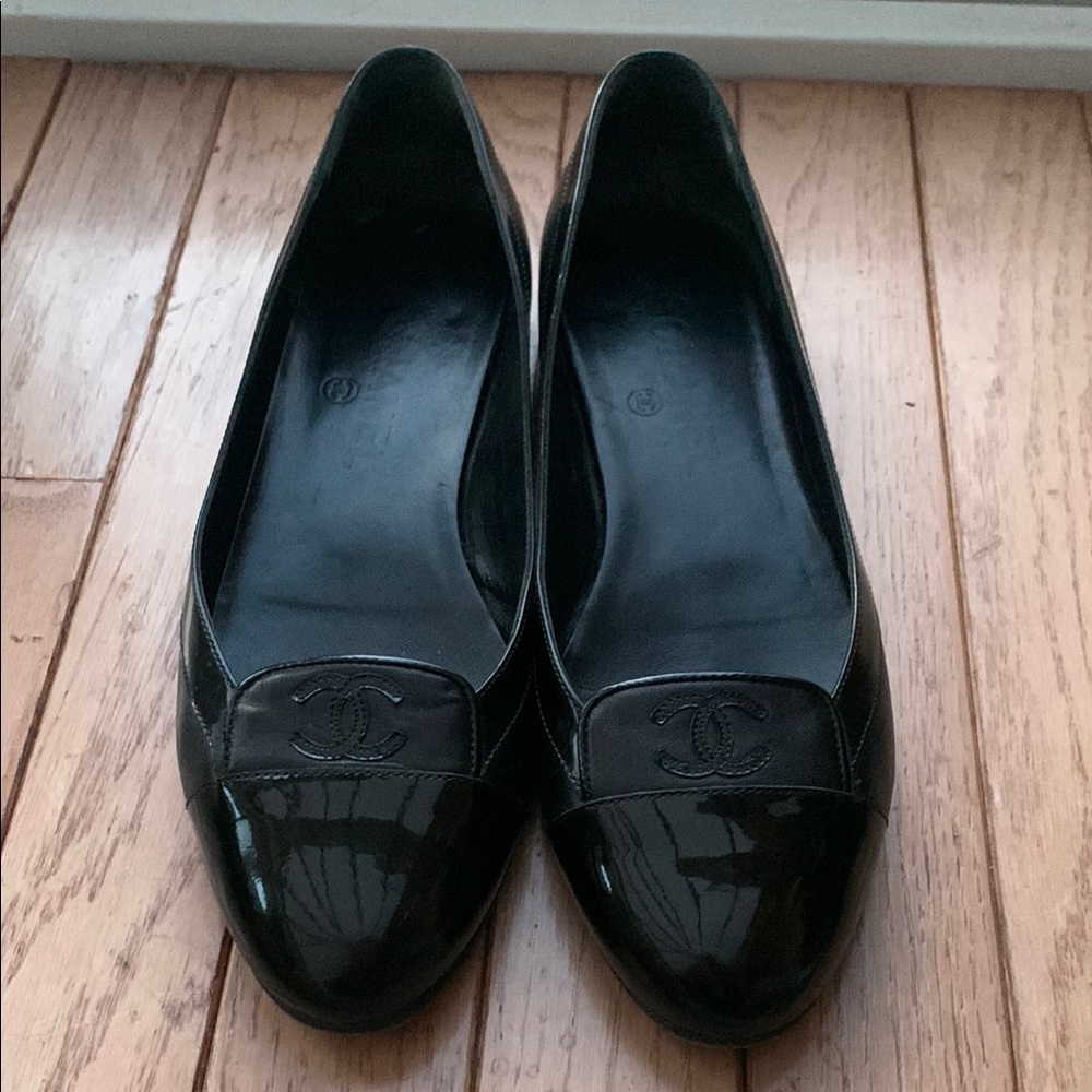 Chanel Classic Flats - Picture 2 of 16